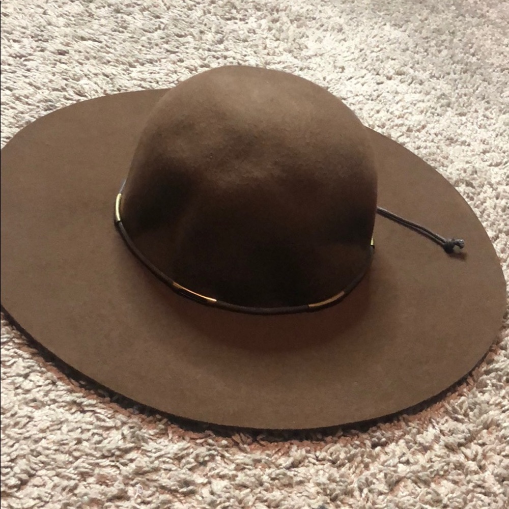 Felt hat